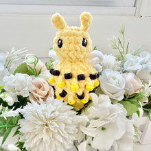 Load image into Gallery viewer, Buzz the Beaded Bee Fidget
